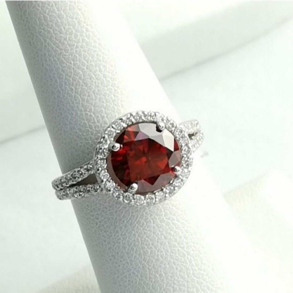 Mozambique Garnet White Sapphire halo ring size 7 🆕
